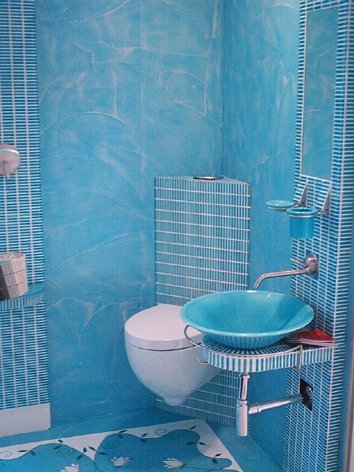 Rivestimento completo del bagno con resina e graniglia